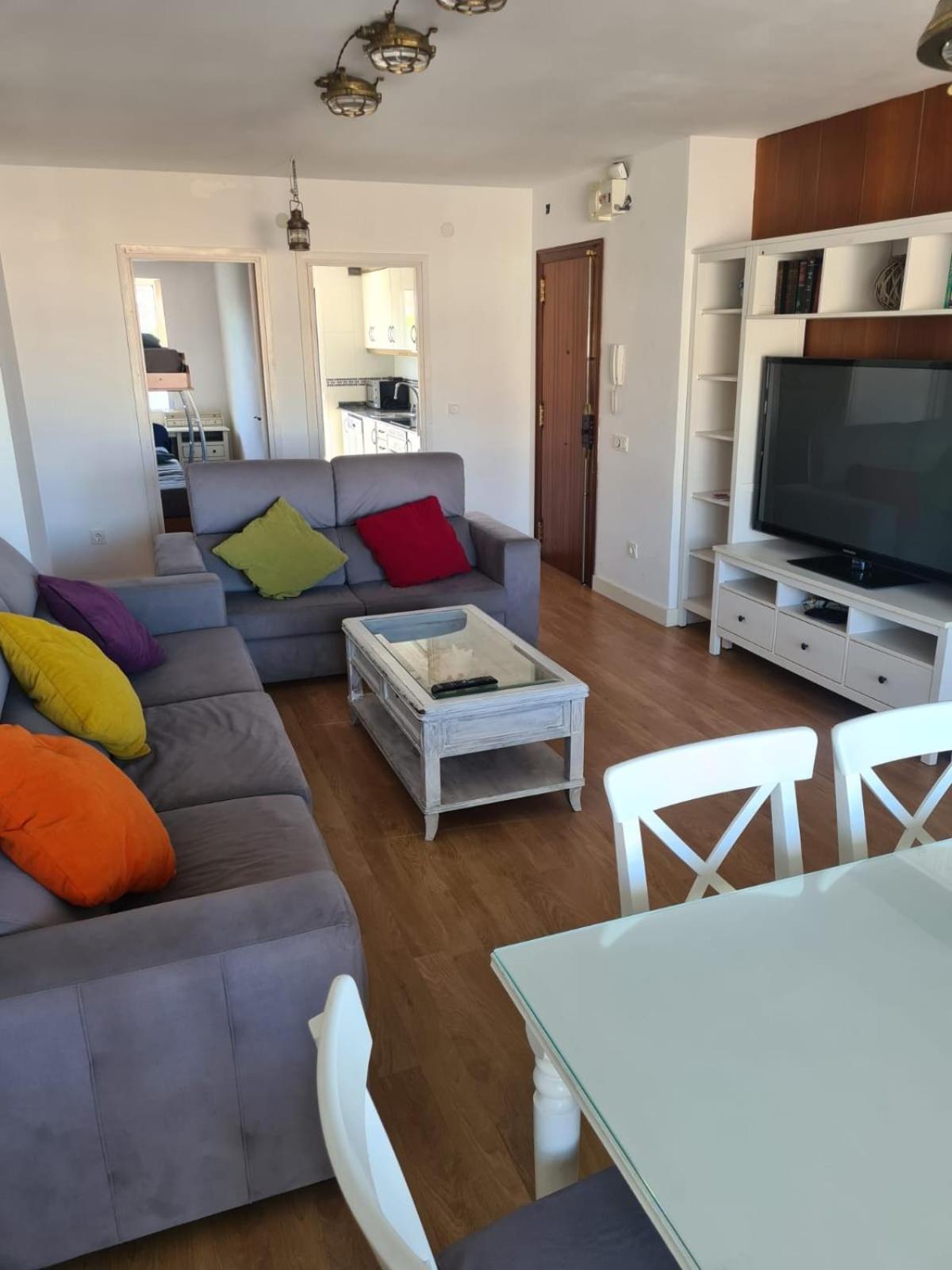 En Complejo Residencial Con Piscina