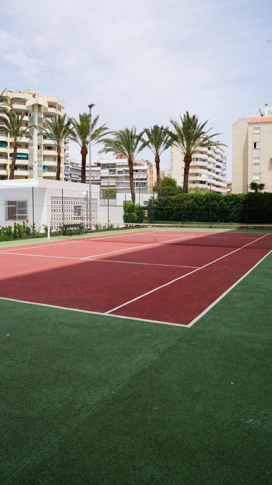 Apartment En Complejo Residencial Con Piscina